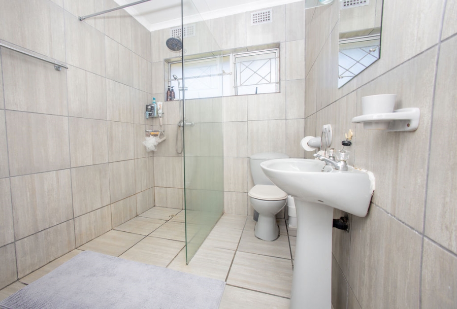 4 Bedroom Property for Sale in Queensberry Bay Eastern Cape